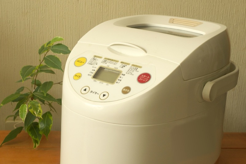 ホームベーカリーで米粉パンを焼く